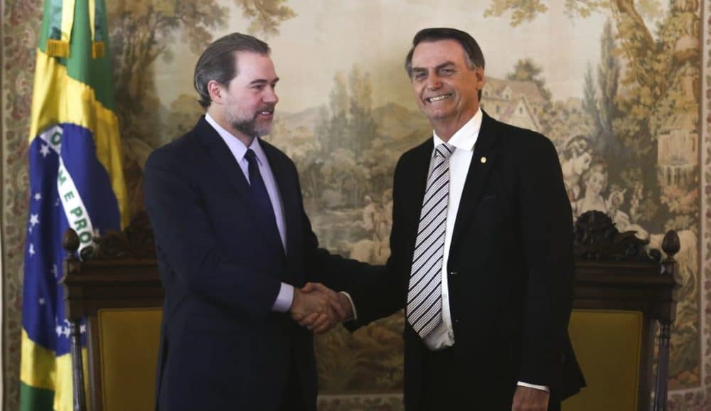 Ao lado de Bolsonaro, Toffoli diz que Brasil conduz muito bem combate à ...
