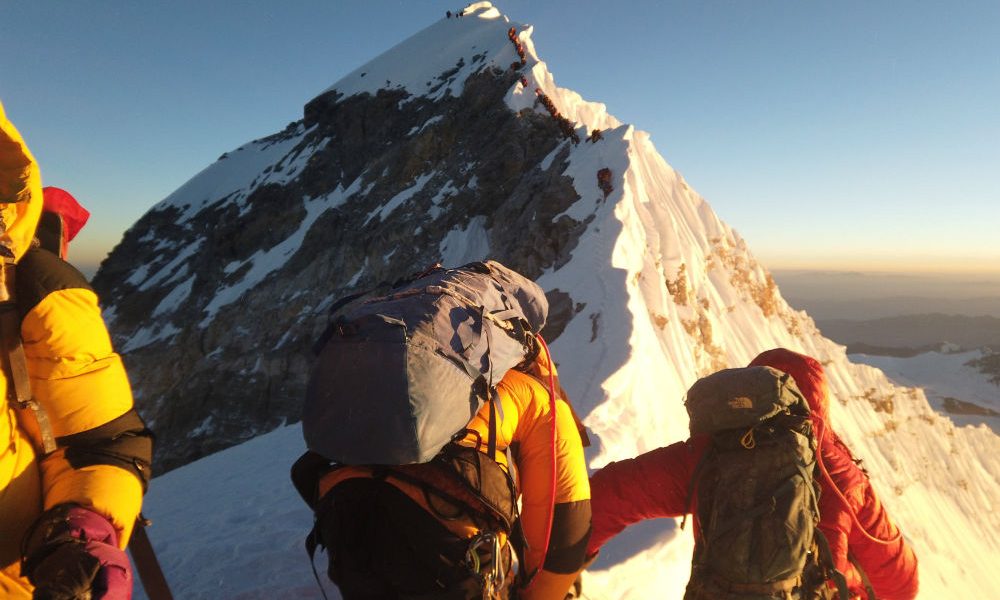 Temporada de escaladas no Everest registra 11ª morte em 2019