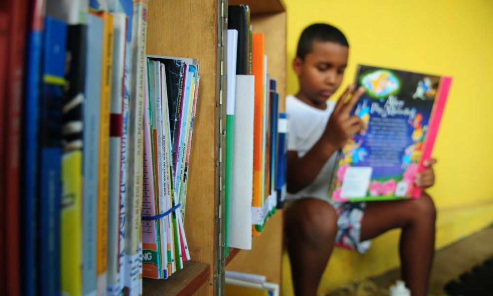 Mala do Livro une leitura e esporte nas férias escolares