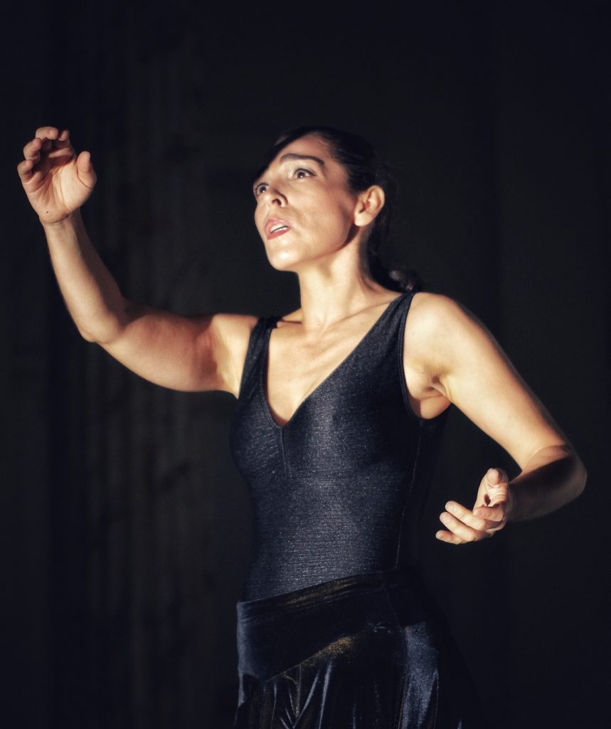 Dança online: referência em Dança Moderna no Brasil, Andrea Raw cria ...