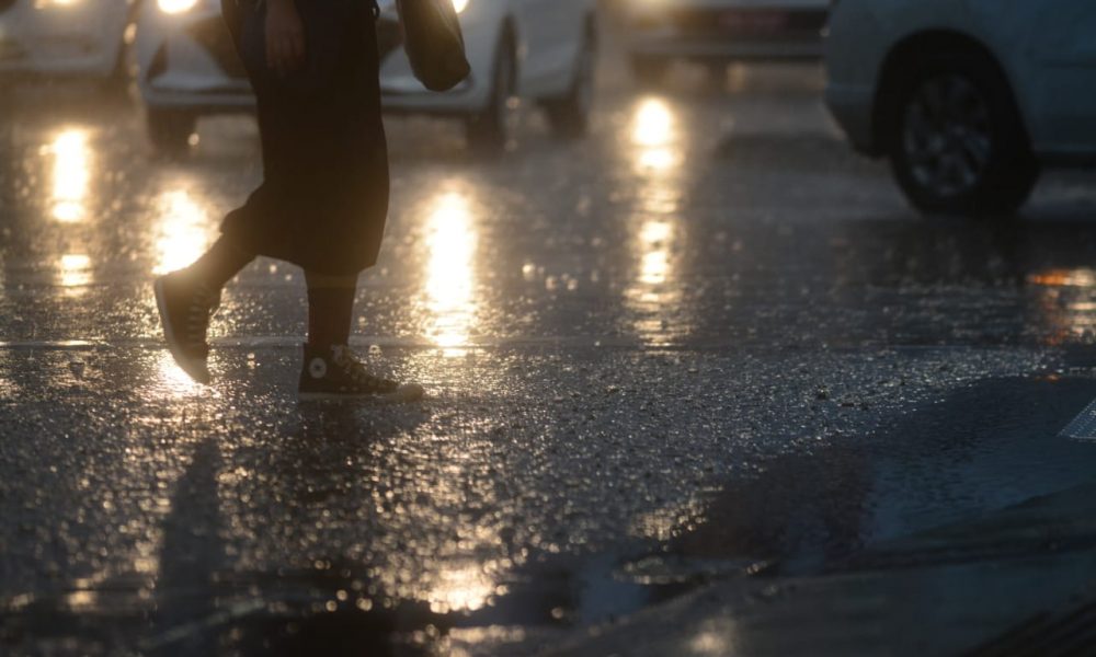 Primeira chuva da seca no DF. Rodoviária do Plano Piloto. Foto: Vítor Mendonça/Jornal de Brasília