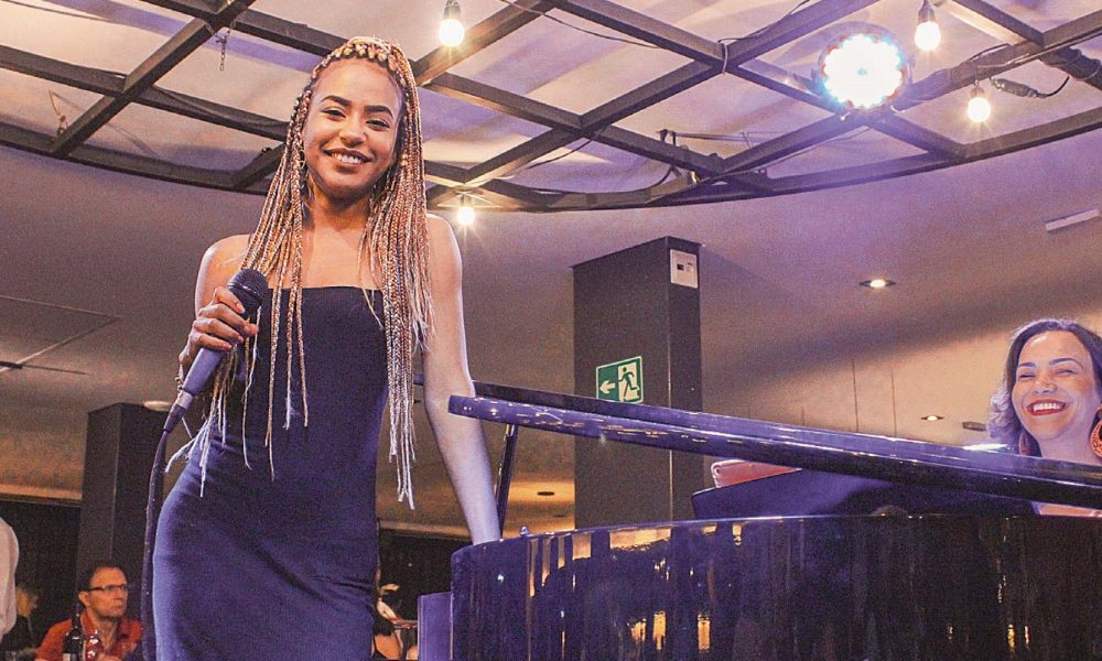 Apresentações ao vivo: Músicos comemoram retorno