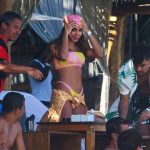 Anitta curte férias no México com família e amigos. Foto: Backgrid/AgNews