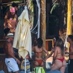 Anitta curte férias no México com família e amigos. Foto: Backgrid/AgNews