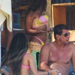 Anitta curte férias no México com família e amigos. Foto: Backgrid/AgNews