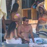 Anitta curte férias no México com família e amigos. Foto: Backgrid/AgNews