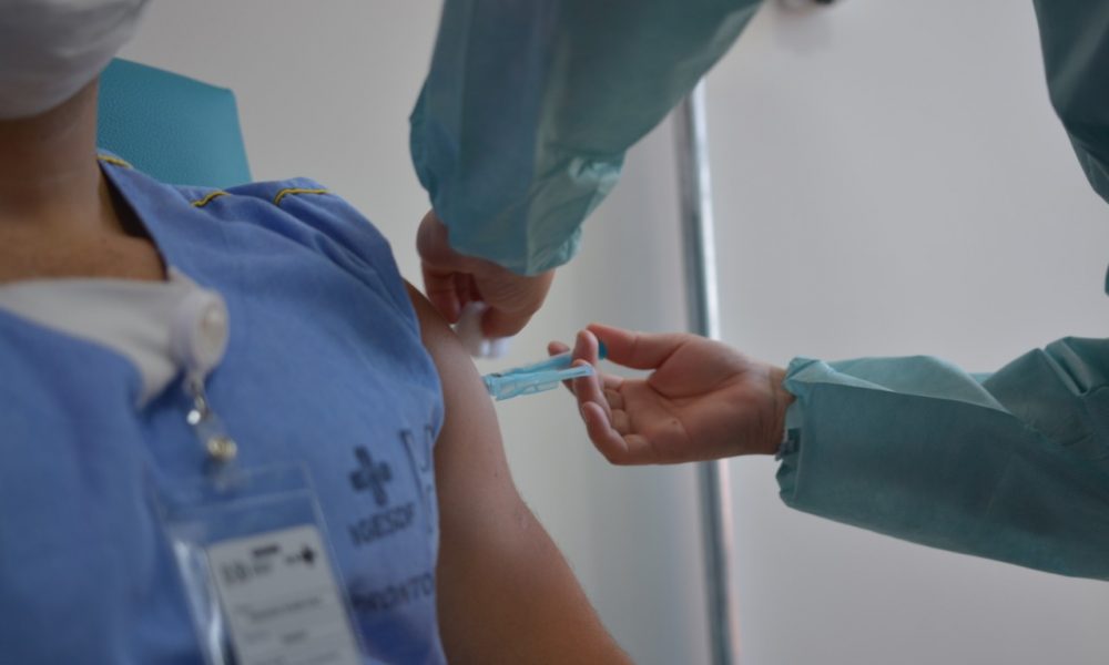 Vacina CoronaVac no Hospital de Base. Foto: Vítor Mendonça/Jornal de Brasília