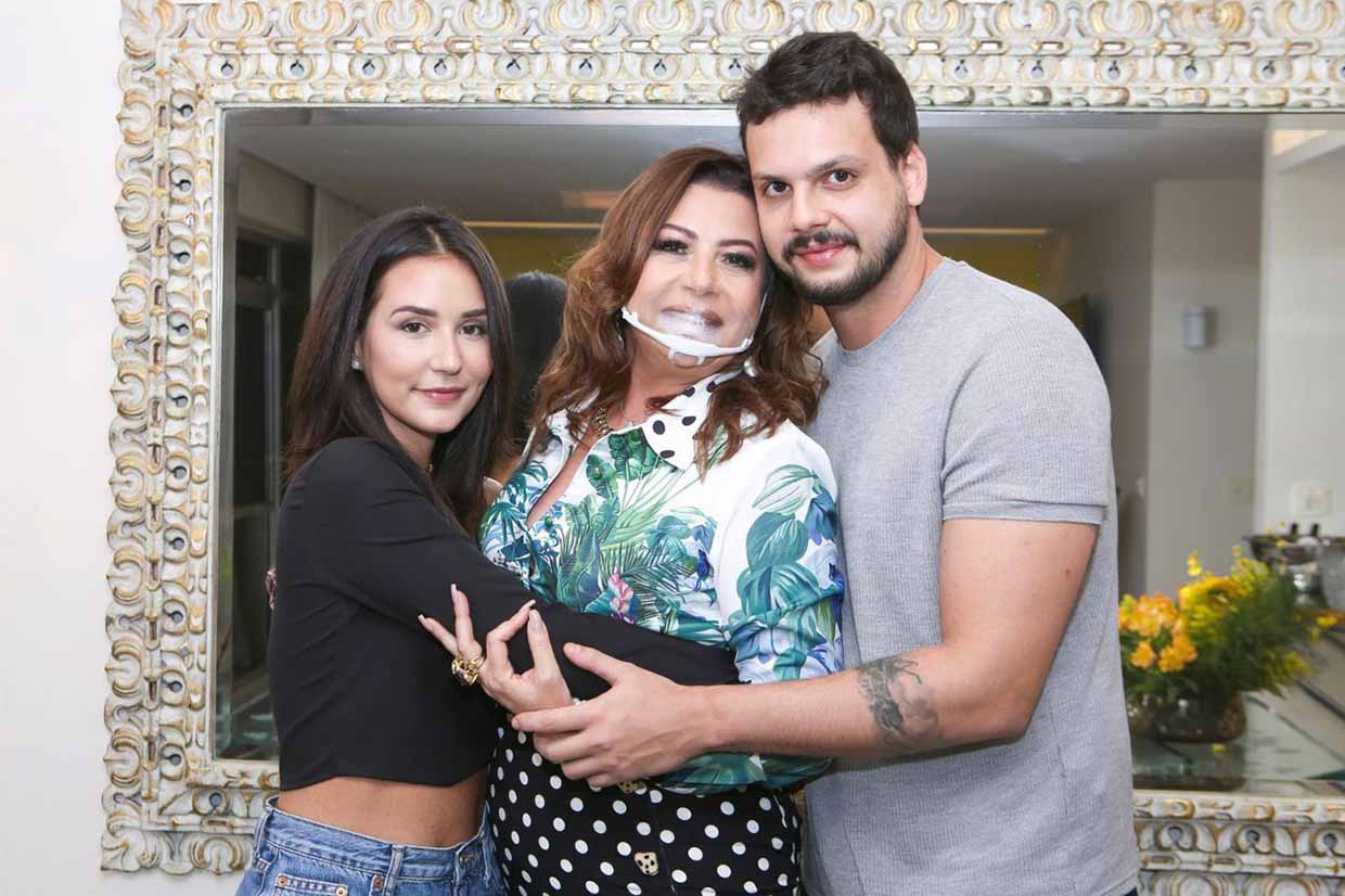 Ana Luiza Ferrari, Kristhel Byancco e Newton Rique. Foto: Vera Donato