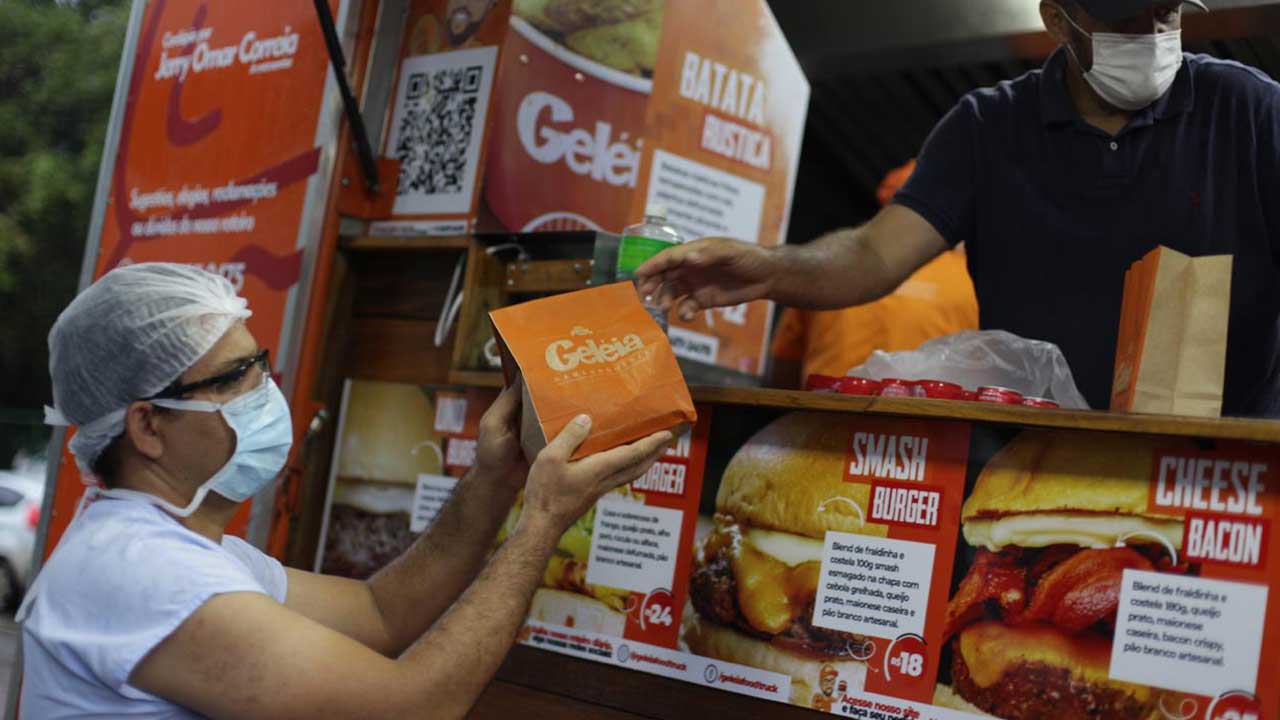 Solidariedade: Geléia Burger homenageia profissionais da linha de frente