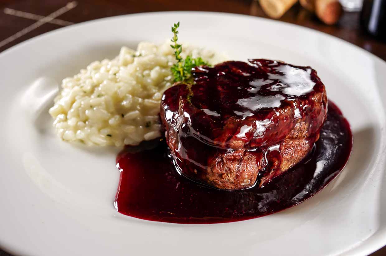 Ticiana Werner - Medalhão ao vinho