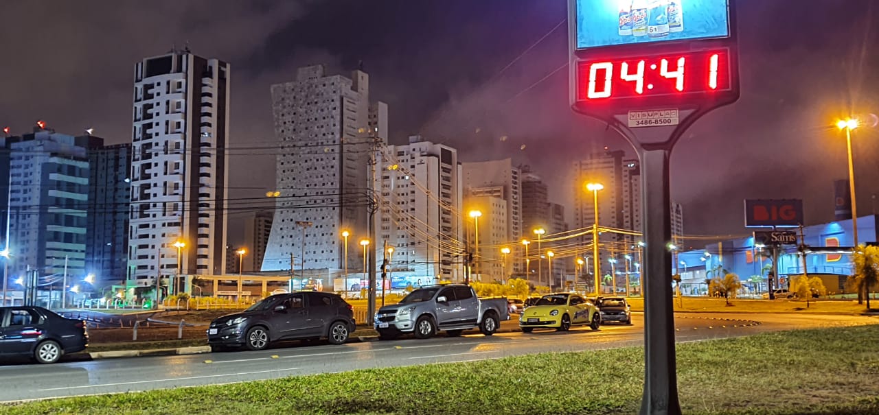 Filas na vacinação contra a covid-19