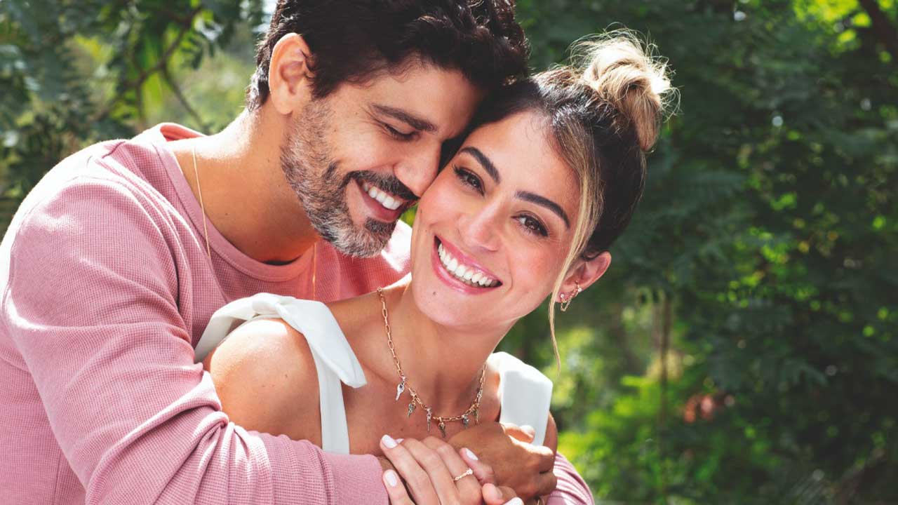Carol Castro e Bruno Cabrerizo estrelam campanha de Dia dos Namorados da Rommanel