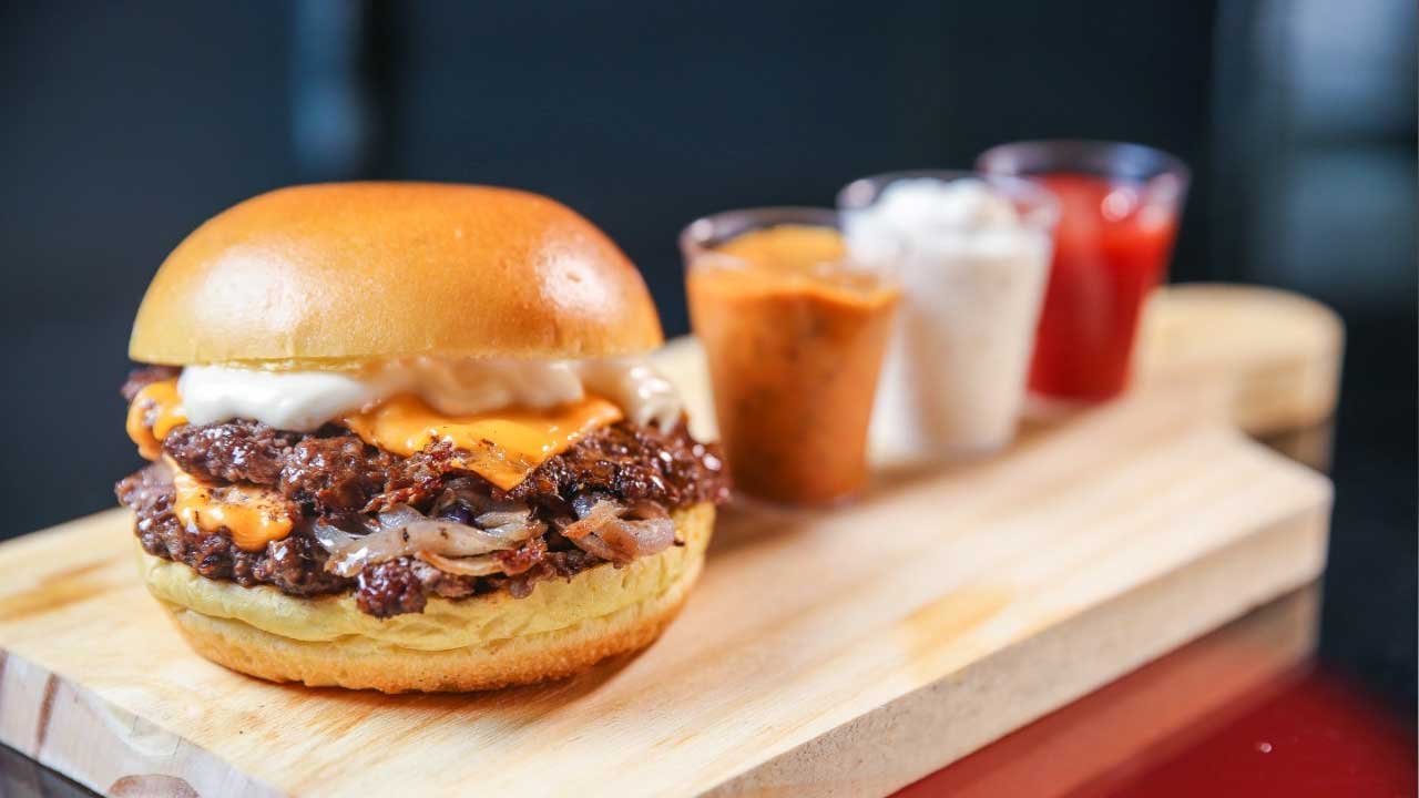 Chama Smash Burguer desembarca na Capital Federal