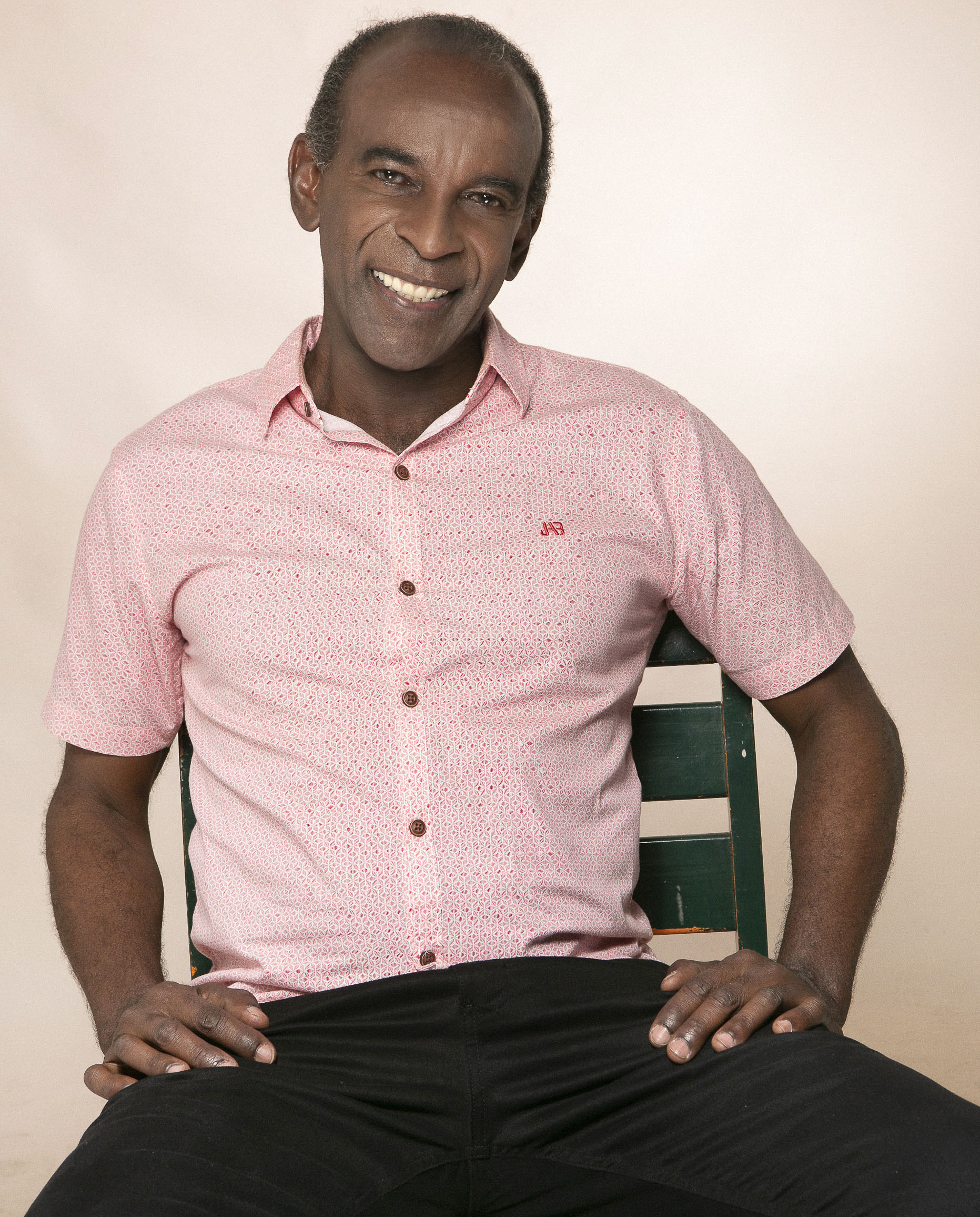 Com mais de 45 novelas no currículo, Wilson Rabelo, da série ‘Dom’ na ...