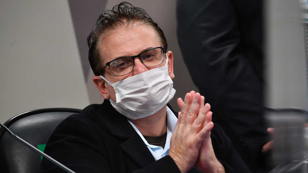 CPI: Depoente confessa que pediu auxílio emergencial