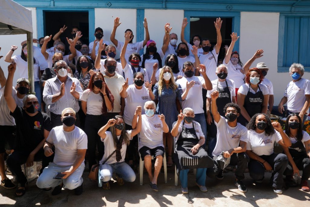 Secretária de Turismo, Vanessa Mendonça e recebida pelos artesãos II Mostra de Artesanato. Foto: Dimitrio Gonçalves/Setur -DF