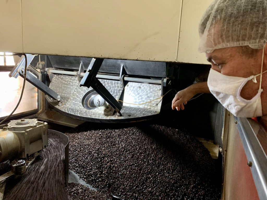 Seleção e torra do café. Foto: Café Export