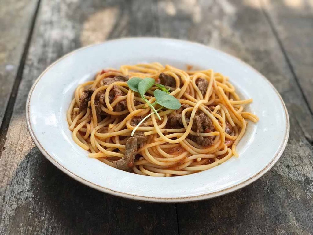 Cantucci Osteria - Espaguete ao molho de tomate, manjericão e parmesão. Foto: Divulgação