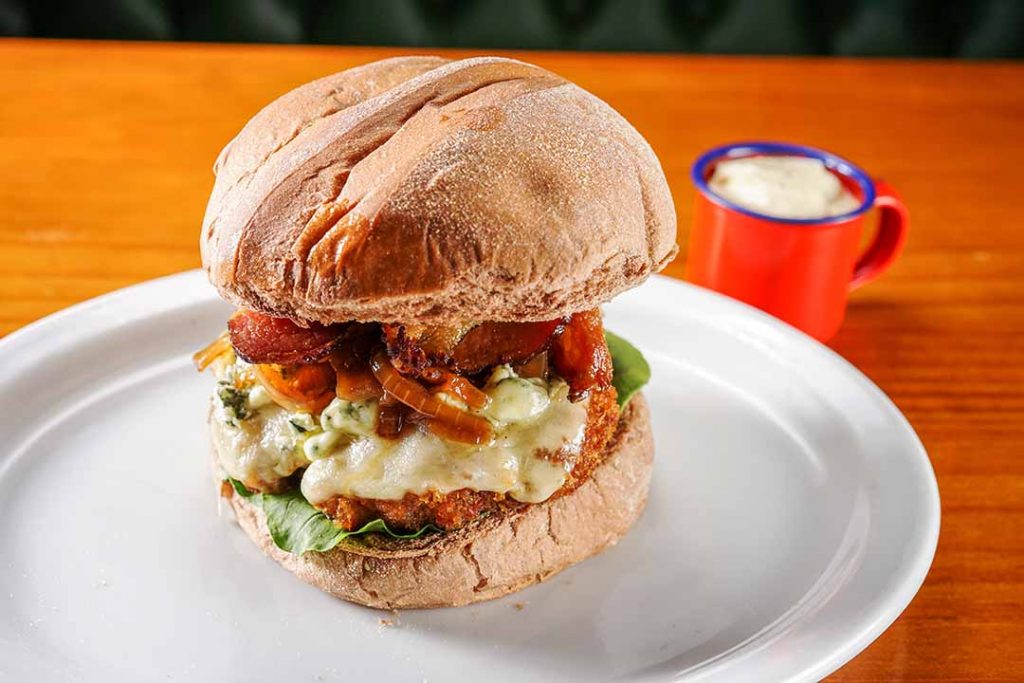 Cumarim Steaks & Burgers - Blue Burguer. Foto: Agência Extrema