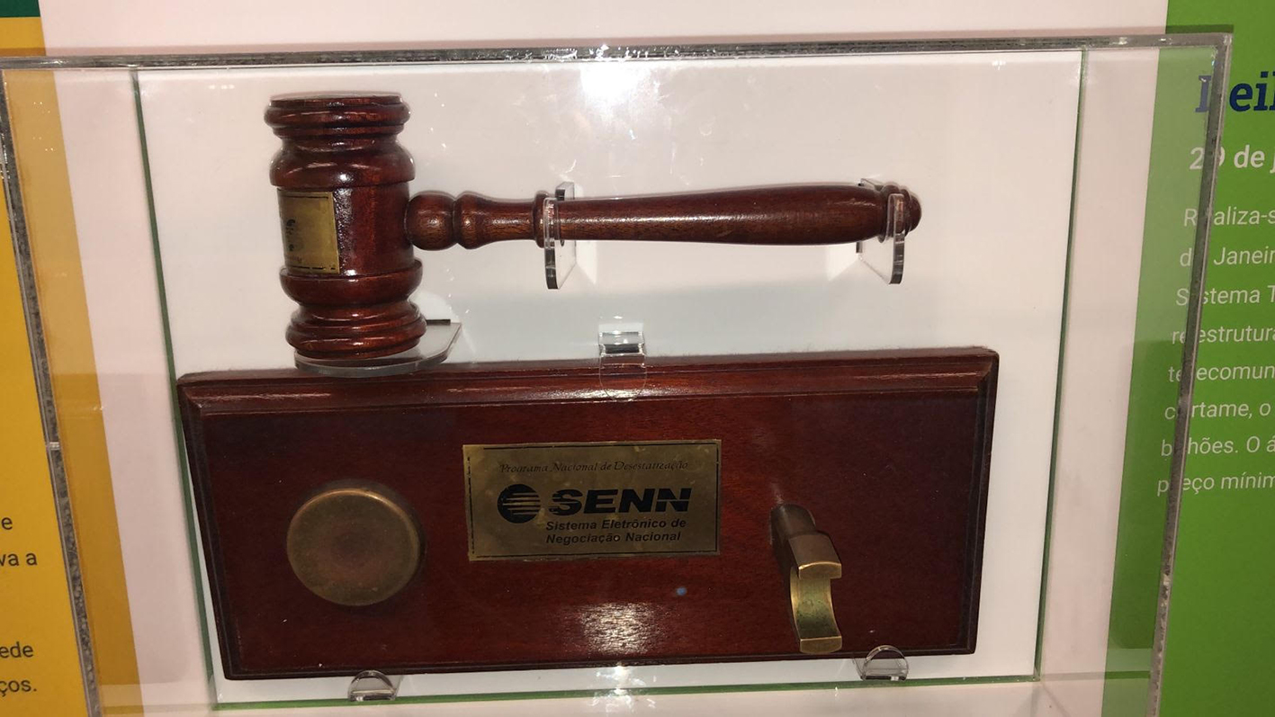 Martelo que bateu no leilão da privatização da Telebrás