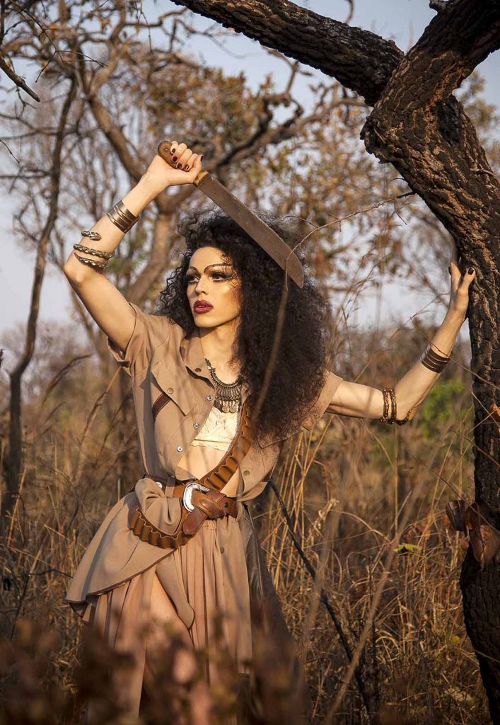 Drag queen Dionísio Viva é uma das modelos do Calendrag 2022. Foto: André Gagliardo