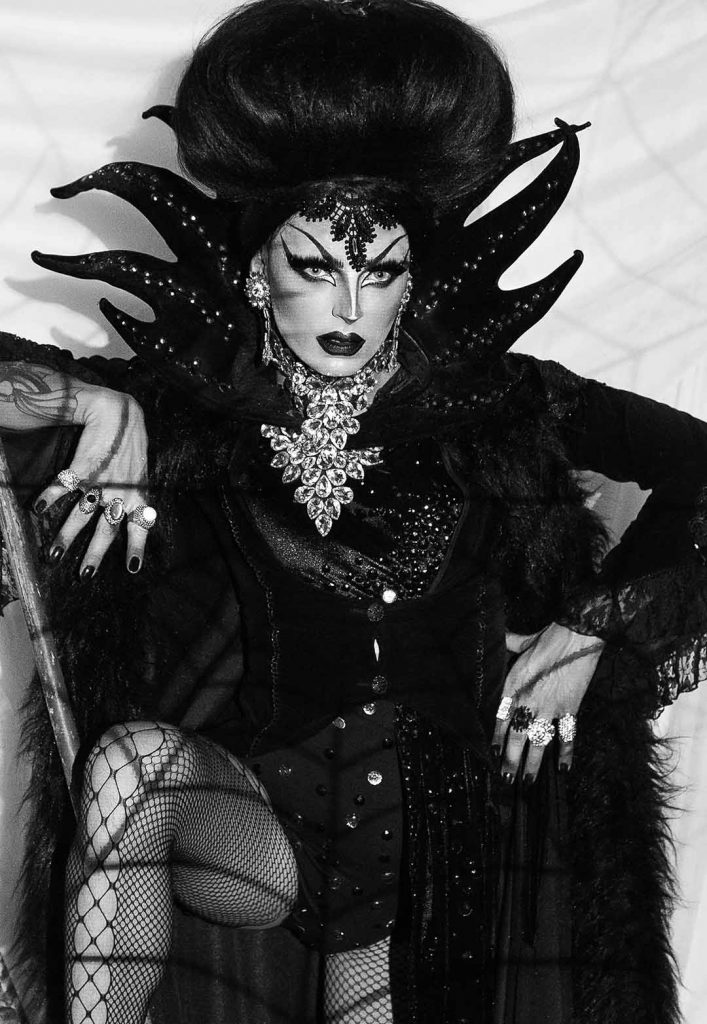 Drag queen Linda Brondi é uma das modelos do Calendrag 2022. Foto: Victor Diniz