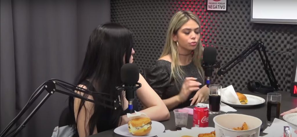 A atriz Mel Maia desmentiu rumores de romance com Melody