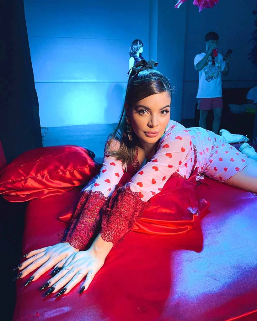 GKay sensualiza no Dark Room. Foto: Reprodução/Instagram