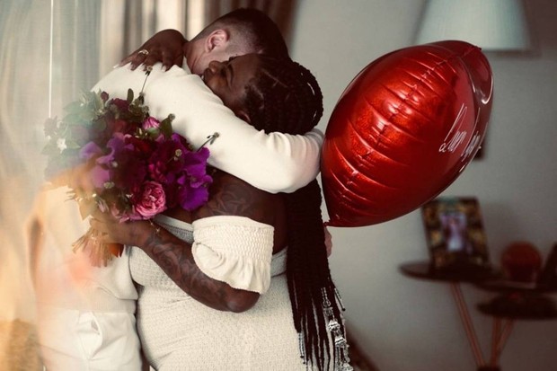 Jojo Todynho é pedida em casamento.