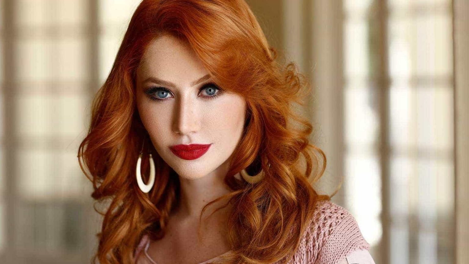 Atriz da Globo, Gabi Petry faz ensaio para comemorar nova fase da