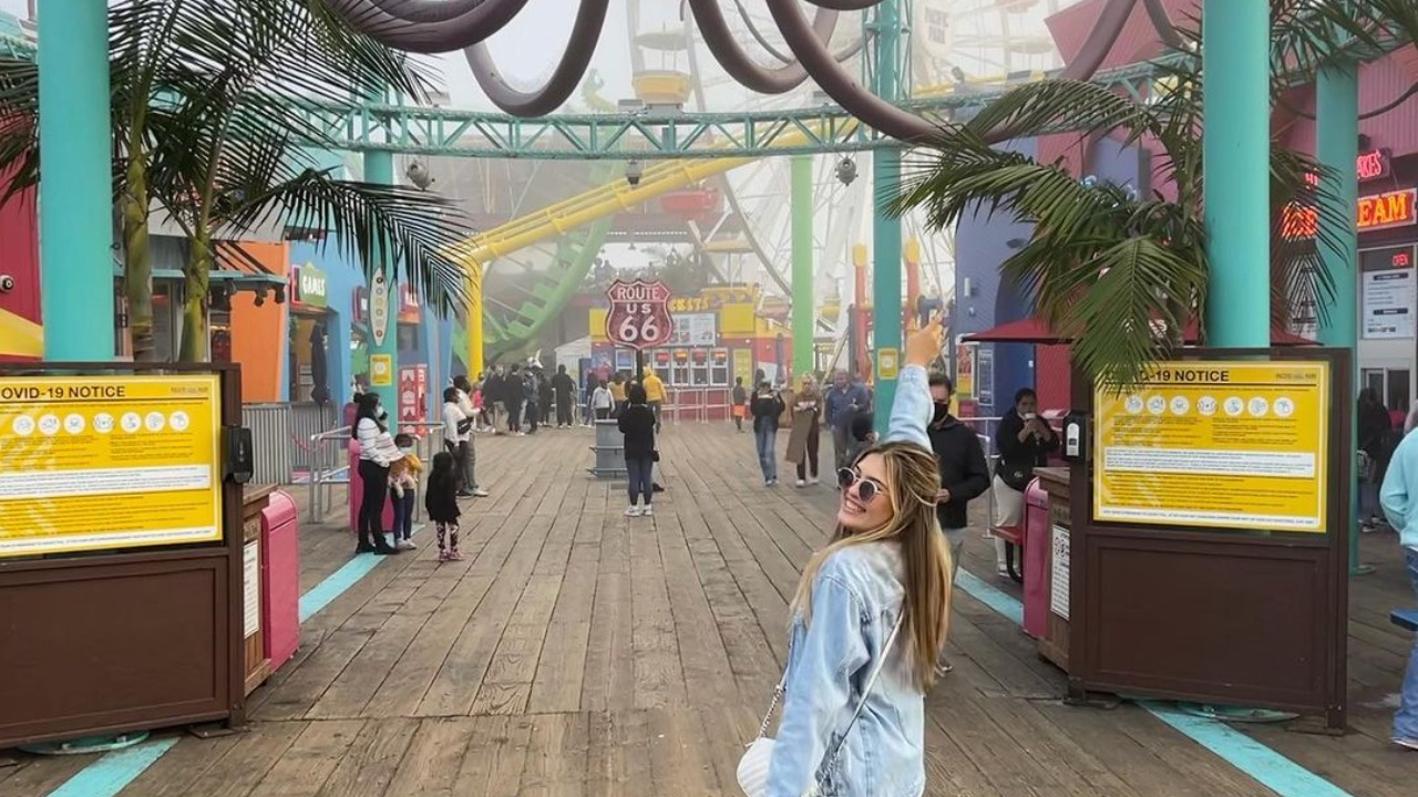 Mariana viajou com os amigos para Los Angeles e publicou em suas redes sociais as dificuldades em se comunicar.