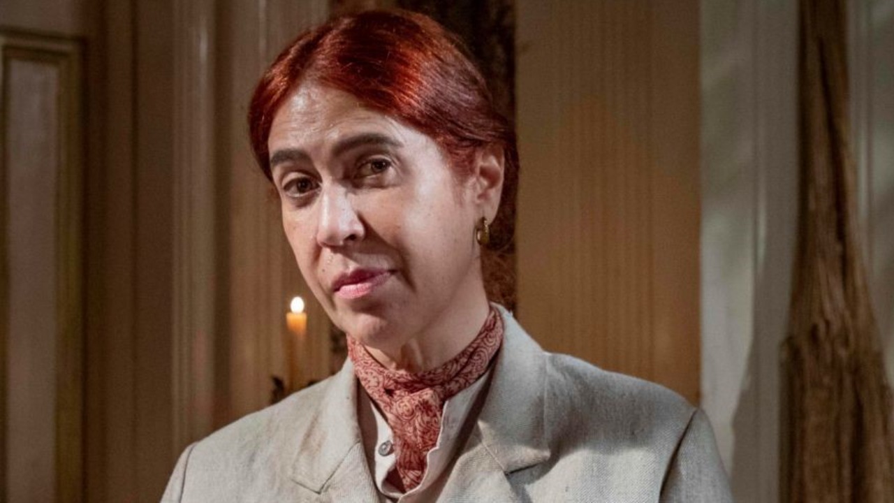 Na reta final da novela, Vitória e Clemência se entregam à paixão e viverão um relacionamento forte e profundo.