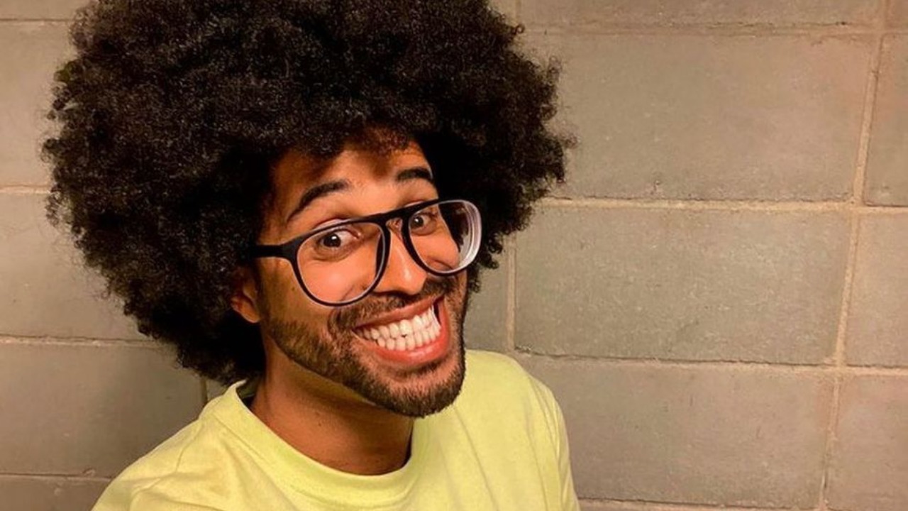 Através das redes sociais, o primeiro eliminado do BBB 22 comentou o programa e criticou alguns brothers do camarote.