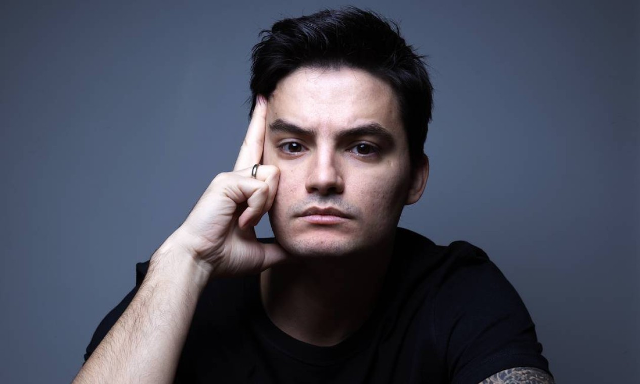 Seria ele um novo fã do programa? O youtuber está comentando suas opiniões sobre o jogo em suas redes sociais