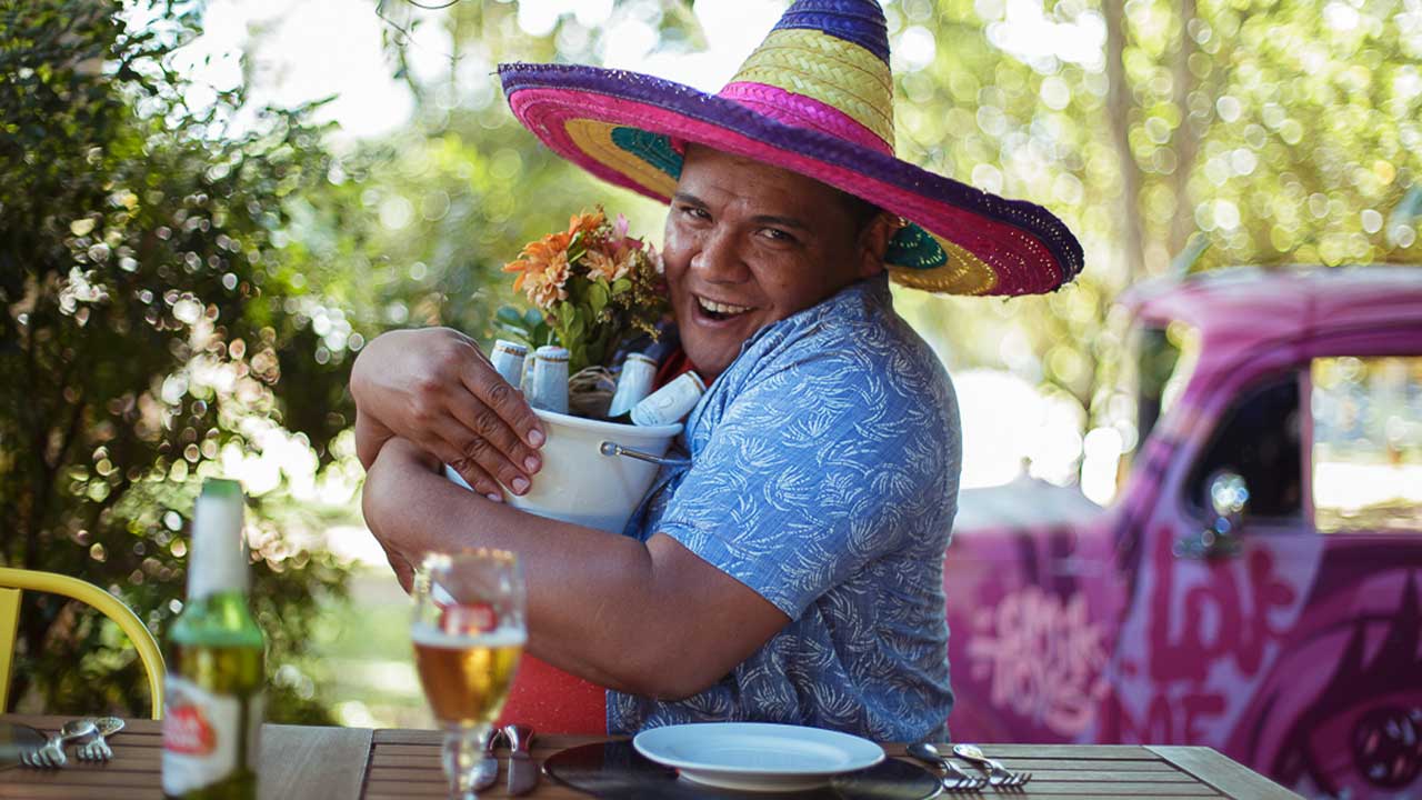 Stella Artois se junta ao Restaurante Universal em festival com promoção e menu especial de entradas