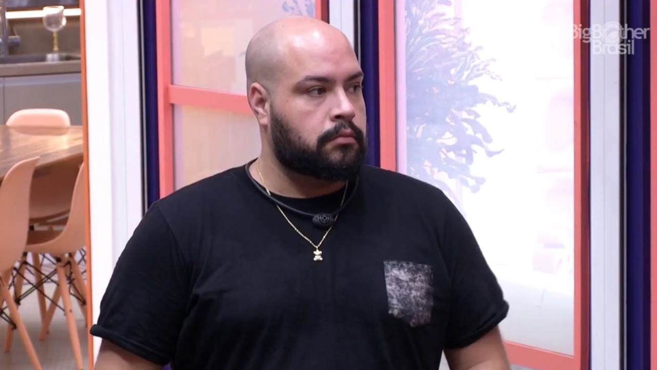 O brother não gostou da divisão para doar estalecas para as compras da xepa e pede ao colegas de confinamento “Não exagerar”