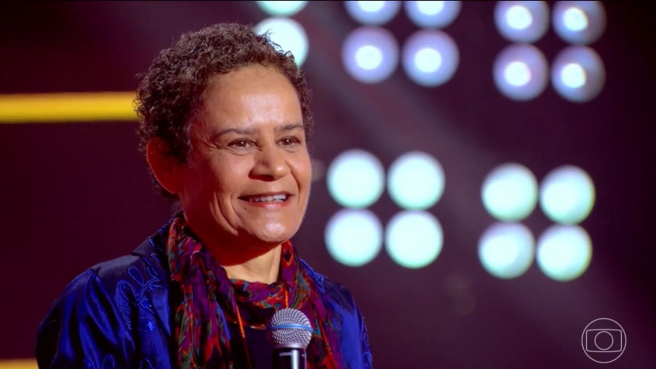 Ione Pepas, amiga antiga do cantor, participou do programa do último domingo (13) e apenas Ludmilla virou a cadeira