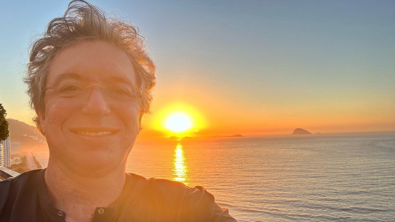 O diretor do programa apareceu em suas redes sociais relaxando depois de um dia com eliminação e expulsão no reality