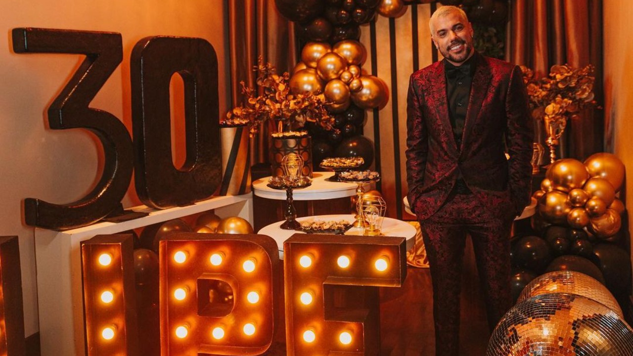 “O maior baile que vai rolar em SP” disse o influenciador horas antes do evento; a festa contou com Viih Tube, Mc Mirella e Daniel Caon