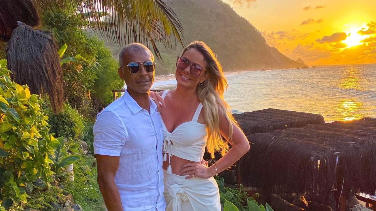 Além do buquê, Marcelle compartilhou com seus seguidores alguns momentos do casamento e a “missão padrinhos” do casal