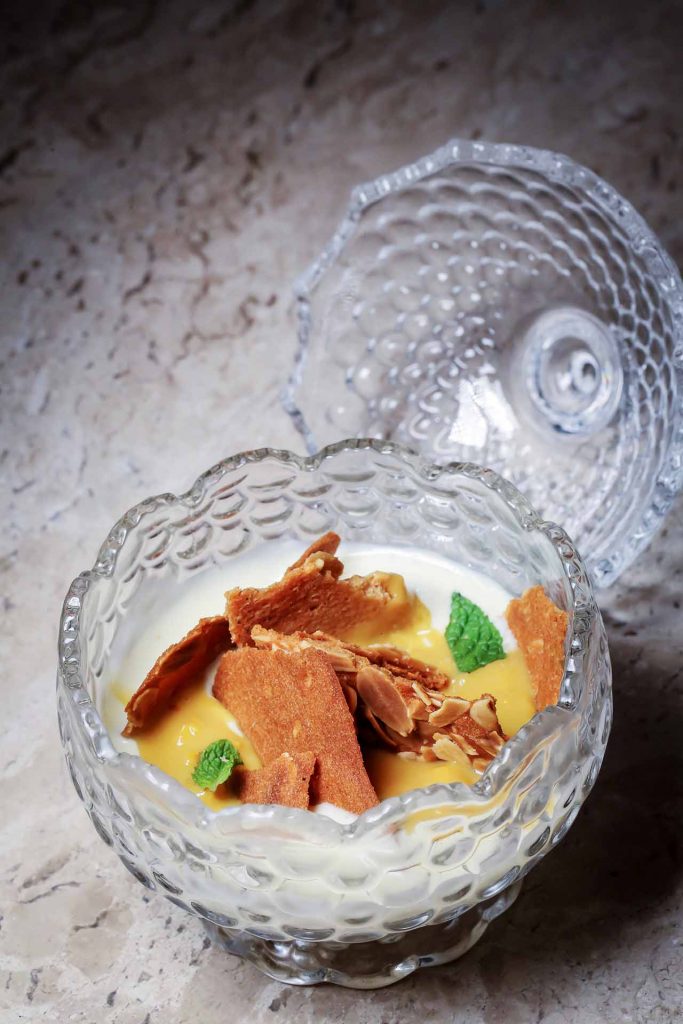 Creme de caju e chocolate branco com crocante de macadâmia. Foto: Inove Aceleradora