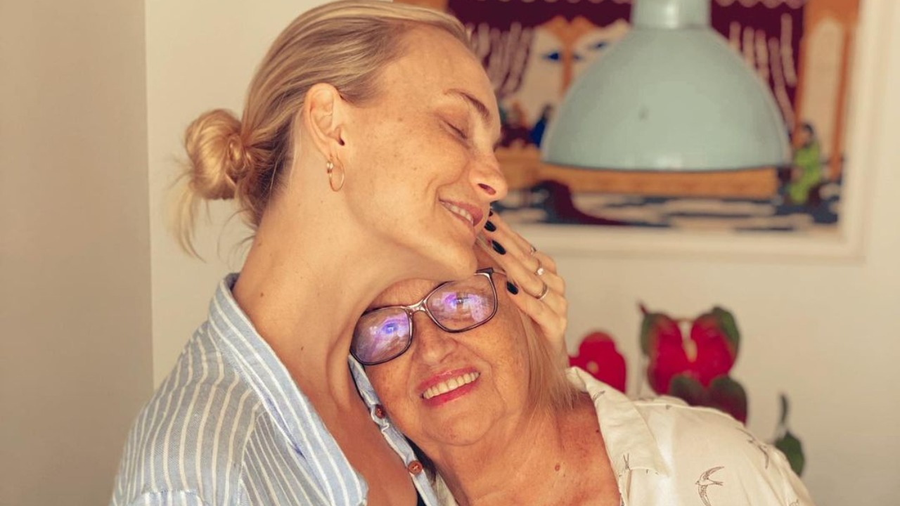 Operação cumpre seis mandados de prisão, além de buscas e apreensões; os criminosos usaram um número com foto da modelo para enganar mãe