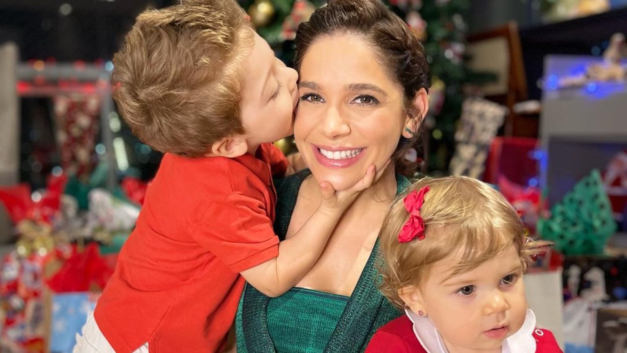 A atriz dividiu com seus seguidores esse momento pra lá de especial com a caçula Maya; no post ela parabenizou pela conquista da pequena