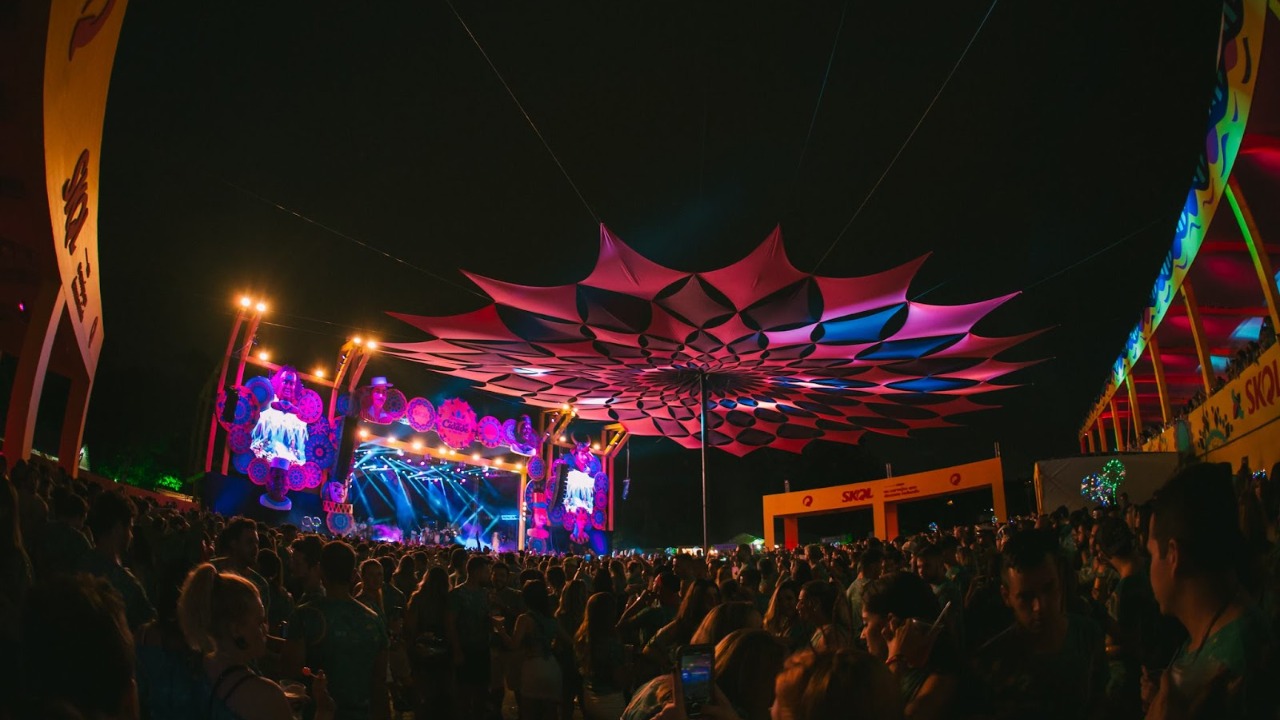 Shows de Ludmilla, Durval Lélys e Dennis DJ agitaram o público no Carnaval na Cidade, no Jockey Clube de São Paulo