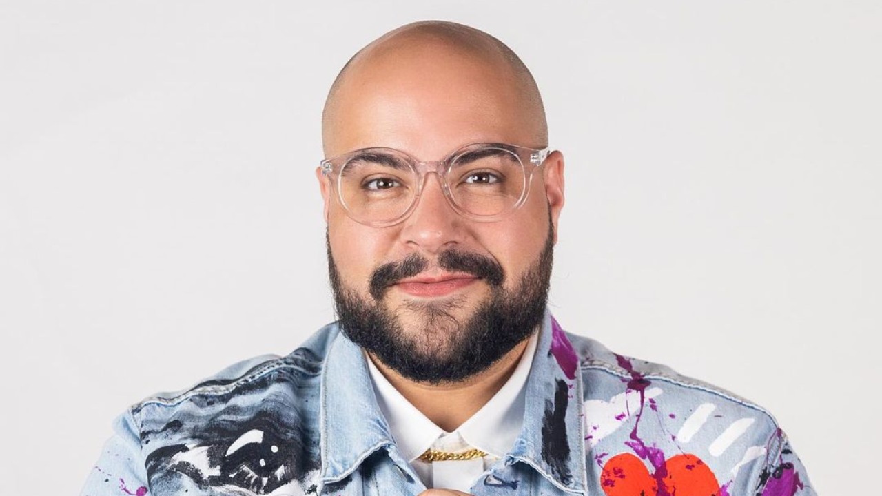 O ex-bbb apertou o botão e desistiu do programa na tarde do último domingo (27) após despedida na festa de carnaval