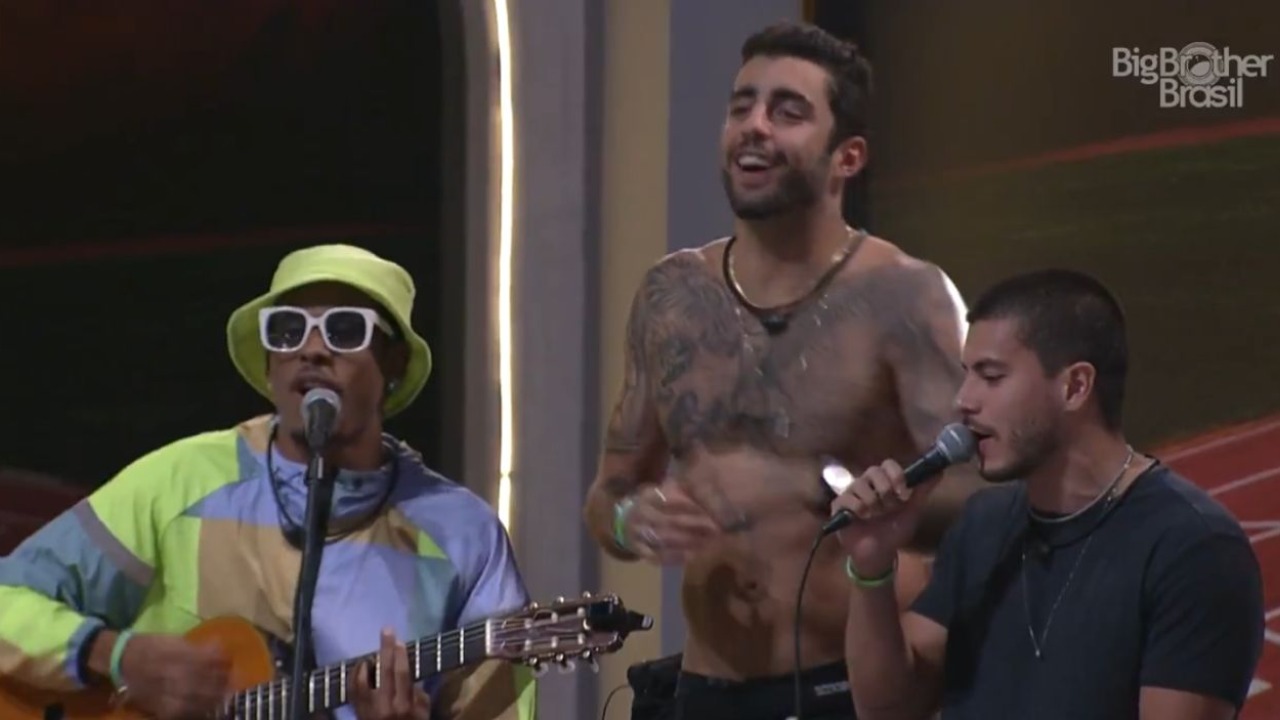 A dupla deu um show particular aos colegas de confinamento durante a Festa do Líder Paulo André; a influenciadora pareceu não gostar