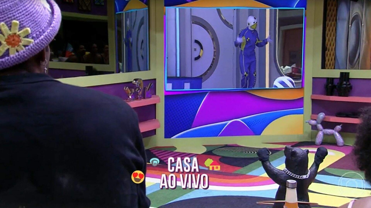 Os brothers descobriram logo de cara que o Dummy que entrou na casa não era Jade Picon; Web reclama da brincadeira