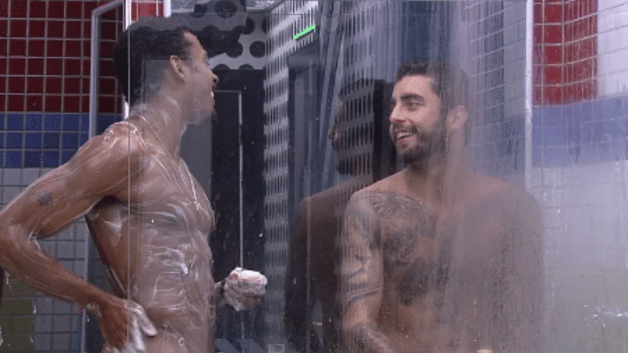 O atleta ainda contou que o surfista ignorava as mensagens que ele enviava nas redes sociais antes do confinamento