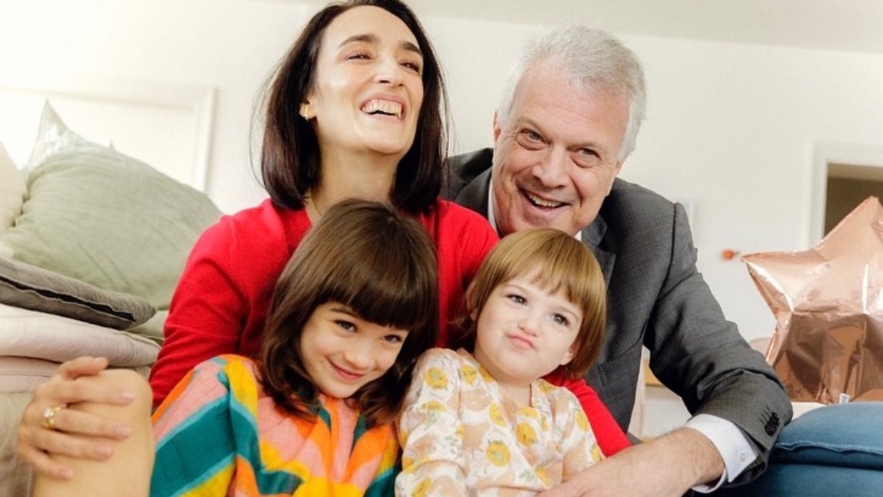 Em seu perfil nas redes sociais, a comunicadora publicou alguns registros e se declarou para o amado, desejando um feliz aniversário