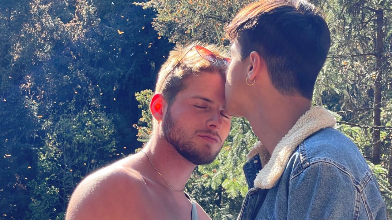 Nas redes sociais eles revelaram o namoro; O ex-bbb está passando uma temporada na Cidade do México investindo na carreira de modelo